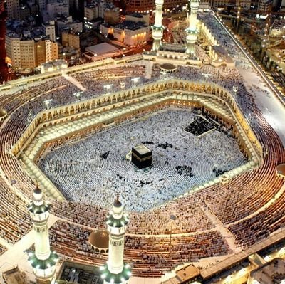 السعادة لا تحتاج إلى معجزات ، كلّ ما تحتاجه قلب متسامح ، وجه مبتسم ، قناعة بالنصيب و
ثقة تامّة ويقين بالله
https://t.co/146Wvllx4X