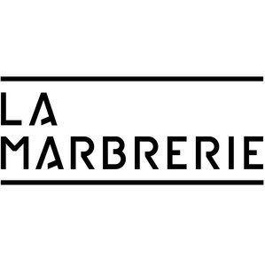 La Marbrerie, ancien local industriel, est un lieu artistique convivial qui conjugue concerts, art contemporain, résidences, événementiels et cantine.