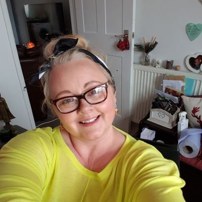 sara38e's profile picture. friend's are the family we choose ◇♡◇