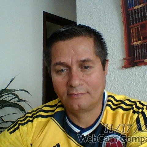 soy Colombiano, dedicado a preparar hombres y mujeres de caracter y
De excelencia