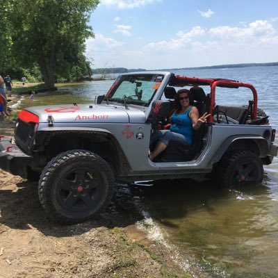 Jeep freak, homeschool mommy, pipeline wife.      O|||||||O