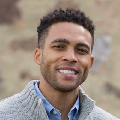 drobinsonpro's profile picture. Father. Husband. Athlete. Salesman. only a foot shorter than the Spurs legend