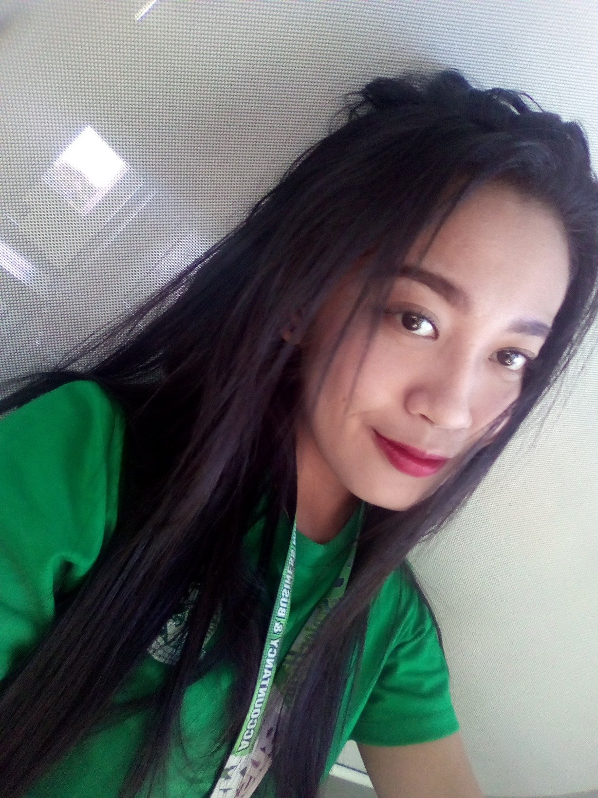 nylllorente's profile picture. GOWITHTHEFLOW💋👌