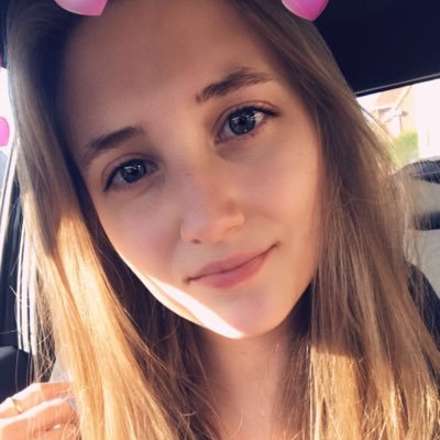 Kyriana_CSGO's profile picture. Streamer for @Gamegearbe & ex-Female CS:GO player with a babyface
