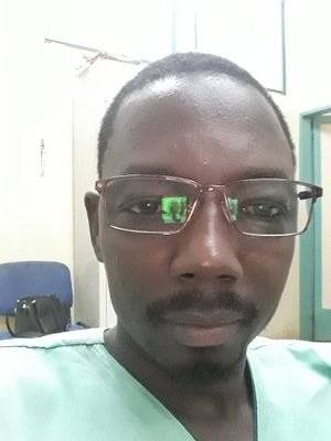 Chirurgien général Diplômé de l’Universite Cheikh Anta Diop de Dakar au Sénégal.