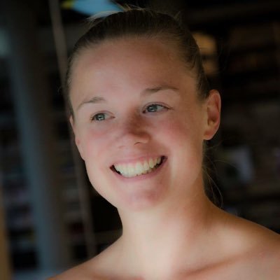 💕 Tobey, was journalist, werkte vervolgens in de bieb en nu aan de slag als Senior PR Officer bij de KNGU. naomi@kngu.nl