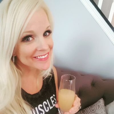 #FitMom🏋️♀️🤸♀️ to Moxie V & Oliver P
Sports Fanantic🏈🏀⚾️ #KStateSports
Coffee lover☕