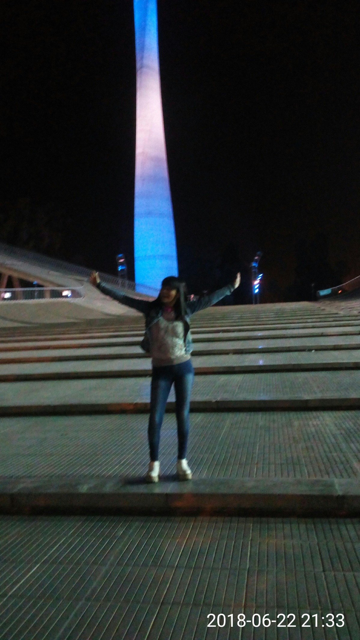 Fatima19173549's profile picture. Prefiero morir de pie
Que vivir arrodillada