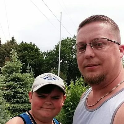 E_wreckk's profile picture. Avid sports watcher Proud father of Bradly (B-rad) the real deal Dill A.K.A. Panda
#LincolnRec #43 Dad
#MaineLumberJacks #43 Dad