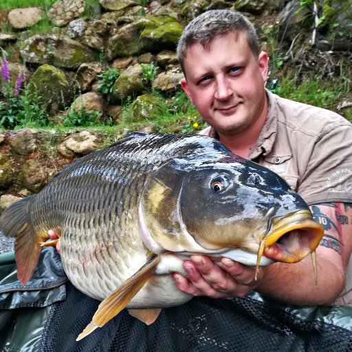 Stunning fishing lake which lies in very rustic and peaceful part of Normandy. We aim to provide you with one of the best possible fishing experiences