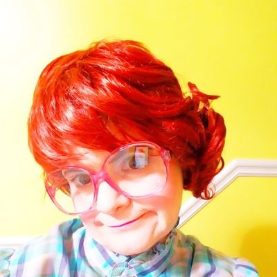 Euro-Trash Girl, 70s retro fan,cider drinker, Red Bull addict,Swatch collector, bulldawg, berniebabe and still #feelingthebern #bernieorbust2020