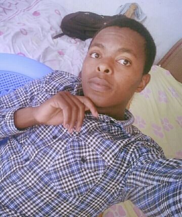 EllyStacks's profile picture. 