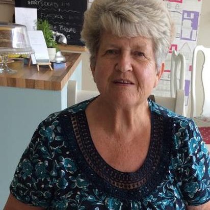 a decent woman, looking for honest individuals to share ideas with