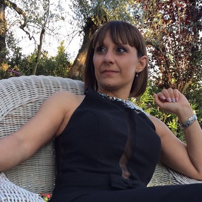 robydr's profile picture. L’imperfezione è bellezza, la pazzia è genialità, ed è meglio essere assolutamente ridicoli che assolutamente noiosi.