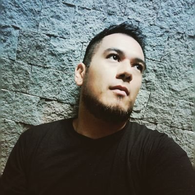 soy de guadalajara me gsuta la pizza la chela y el chocolate ( soy alergico) y me encantan los zombies!! ps nomas xD saludos