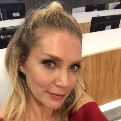 Periodista en Telefe. Lic. cs de la comunicacion. IG @melinafleiderman Futbolista Amateur . Media trainer en https://t.co/GcEbsixunR