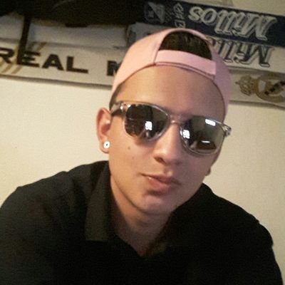 JhonyMendez12's profile picture. BARTENDER
Millonarios F.C 
Hala Madrid