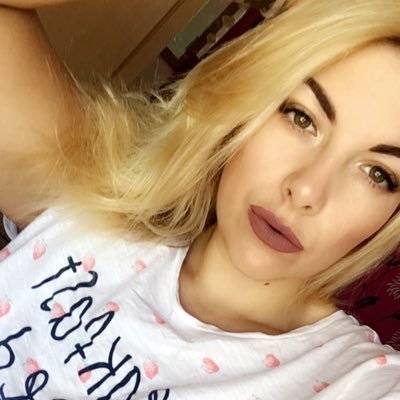 Chelsea__94's profile picture. 24. 😁