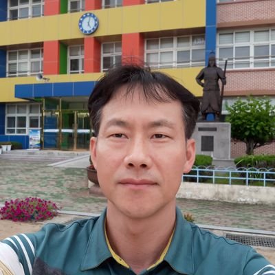 YeounShin's profile picture. seize a  day!