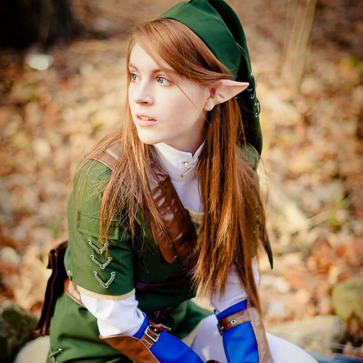 Elf cosplay. Линк Эльф косплей. Зельда эльфийка косплей. Рыжая девушка Эльф. Новогодний Эльф косплей.