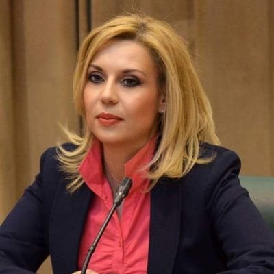 Μάχιμη Δικηγόρος. Πειραιώτισσα, από Σαντορινιό πατέρα και Μανιάτισσα μάνα. https://t.co/nAJBVNqnky