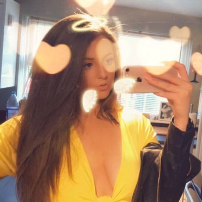 ChloeGeeling's profile picture. 👻 Chlo410