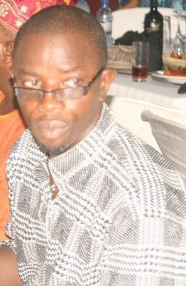 Funsharogundade's profile picture. Journalist (https://t.co/bu6FnsPDiz & TheSUN), PR/Reputation Manager & Social Networker...I Love Life & Humanity!