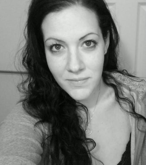 LacyCaligurl's profile picture. 26 yr old mother of 2 :)