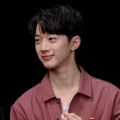 First Singapore Fanbase for CUBE/Wanna One Lai Guan Lin! Do follow for more updates on Guan Lin | (est 170618) | Email: laiguanlinsg@hotmail.com