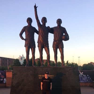 Big fan of the biggest football club in the world #MUFC and big fan of #CR7 keep following me and I will try follow you back
