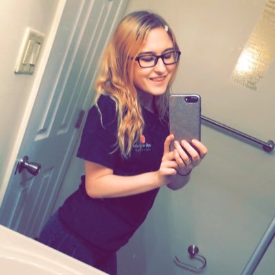 hannnahlove_'s profile picture. Be happy and positive🍃✨ RIP Grandma😭💖