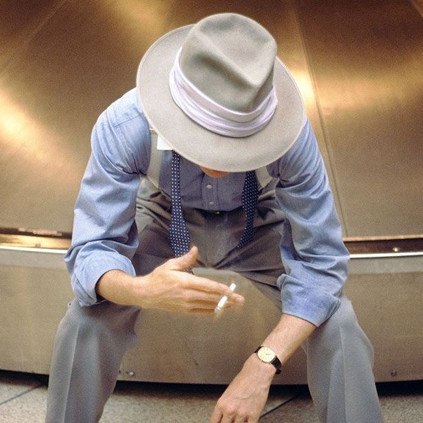 Daliyildiz212's profile picture. Avludaki taş havana parmağımla vursam ve sorsam: Sabit misin, muhkem misin?