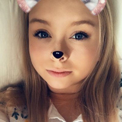 WoodRhiannon's profile picture. twitter, the only place where I allow people to stalk me in detail