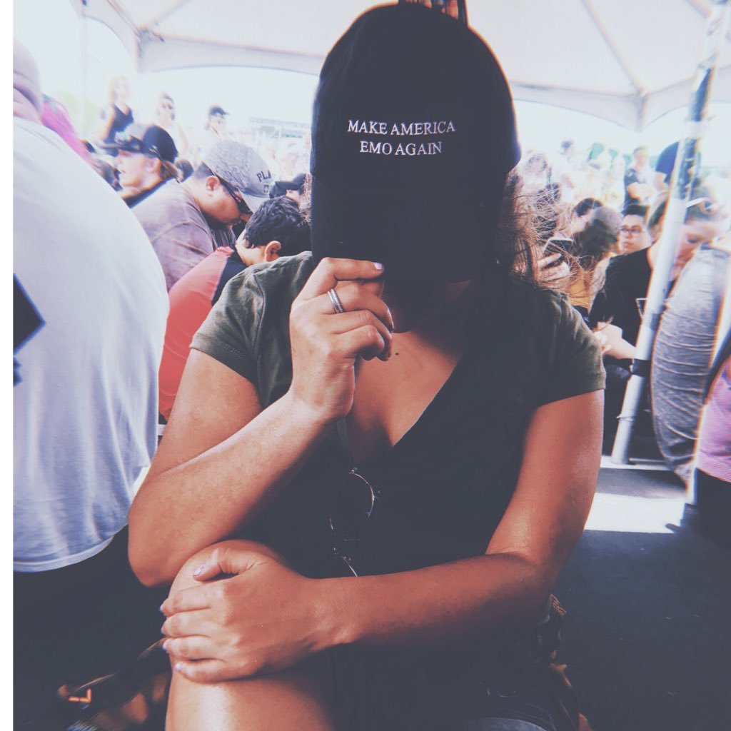 25 year old|Hopeless Romantic|Photographer| Concert Weirdo| Wannabe Youtuber (photography account @ytkmphotography)