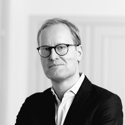 Senior Advisor Nordstjernan och Senior Advisor Wallenberg Investments. Styrelser och rådgivning. Tidigare i Investors ledning. Bakgrund i politik.