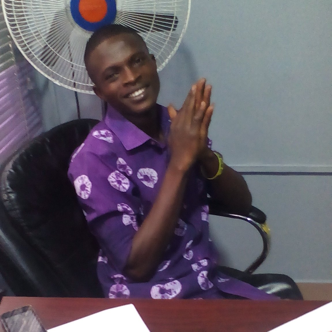 OgbeniR's profile picture. Loves Learning.