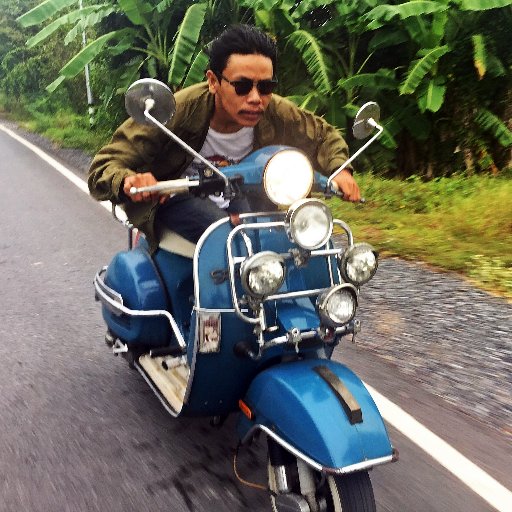 BenjiLennon's profile picture. เบื่อสังคม จนต้องคุยคนเดียว