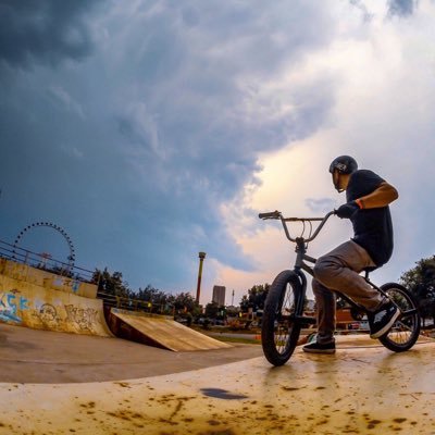 Professional BMX Rider & Photographer - Instagram @darden4130