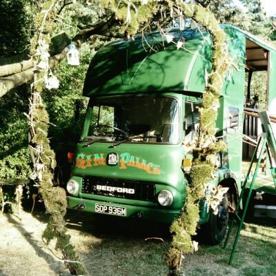 Vintage Bedford horsebox converted into a unique mobile bar, specialising in gin. Available to hire for parties, weddings and corporate events. #vintagebar