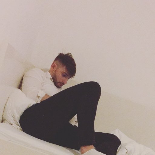 Dennisx0's profile picture. 