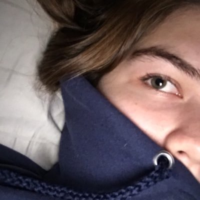 aaammmyyyy111's profile picture. No. (I fricken hate Chloe)