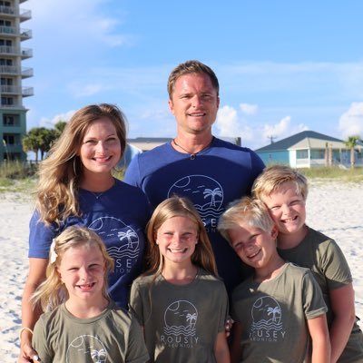 Love Jesus, my hubby, my kids & keeping busy! Phil 4:13