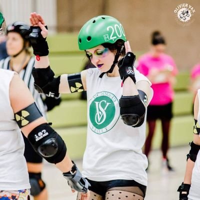 she/her 
Scientist, Skater, NSO, & sometimes announcer.
New transfer at Peninsula Roller Derby