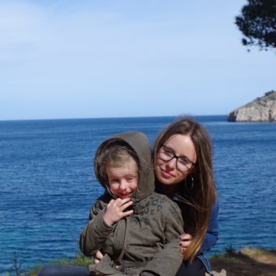 itsxlamia's profile picture. 