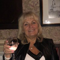 Helen Perkins - @HelenPe37644368 Twitter Profile Photo