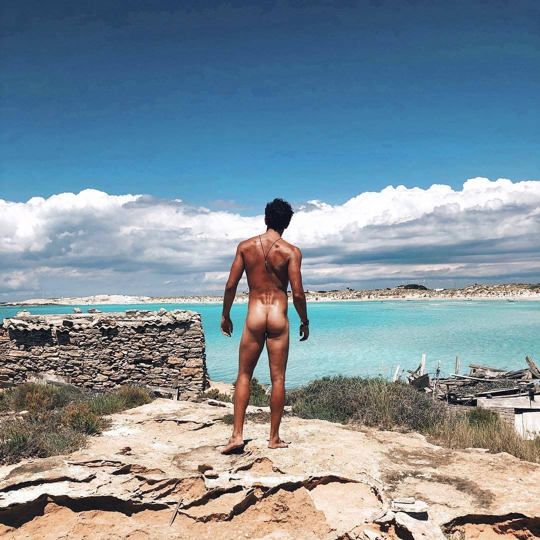 NaturalOle's profile picture. Naturist man that enjoy the nature... the mountains, beach, lakes and so.