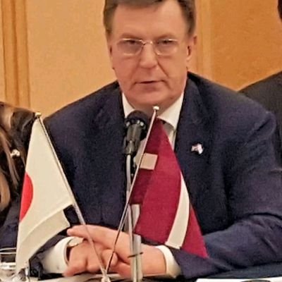 Davidbans2's profile picture. I'm from Germany and I live in United States Austin Texas, a full Trump supporter 2020,a loving father of a son..God first.............