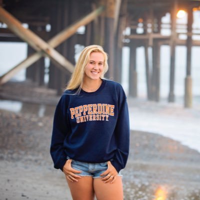 lovin’ on everyone bc Jesus loves me🤙🏻 Pepperdine Volleyball ‘22 🌊