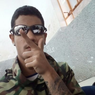 IzInvert's profile picture. Disgraça
