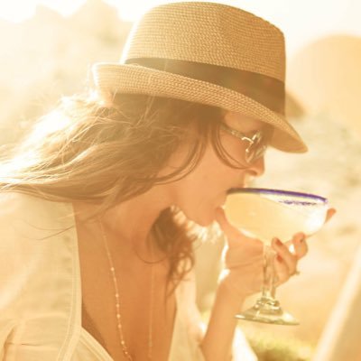 WineMeAway's profile picture. 'Wine Me Away' in Napa Valley | Wine Tours/Private Guide/Chauffeur | Come SIP with me! | https://t.co/A8sZzgiWkR |